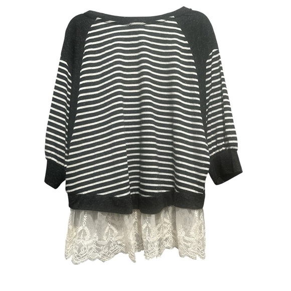 Umgee NWT Striped Black White Unconventional Lace Hem Top Boho Casual Sz L - Picture 2 of 8